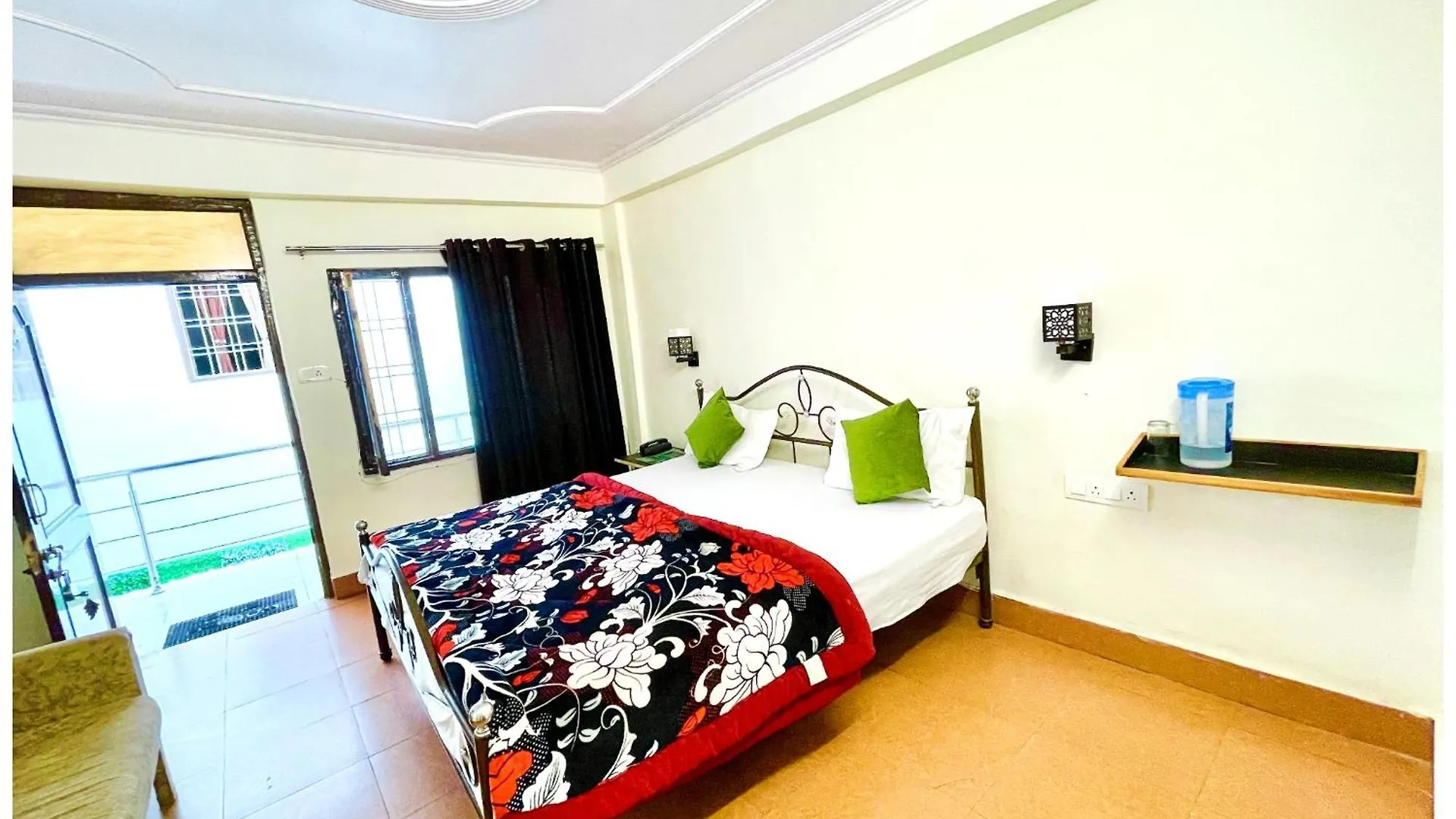 Premium Hotel - Varanasi - P-A-R-A-D-I-S-E - Varanasi - Near Railway Station And Temple - Restaurant - Wi-Fi - Hygiene & Spacious Room - Best Hotel In Varanasi