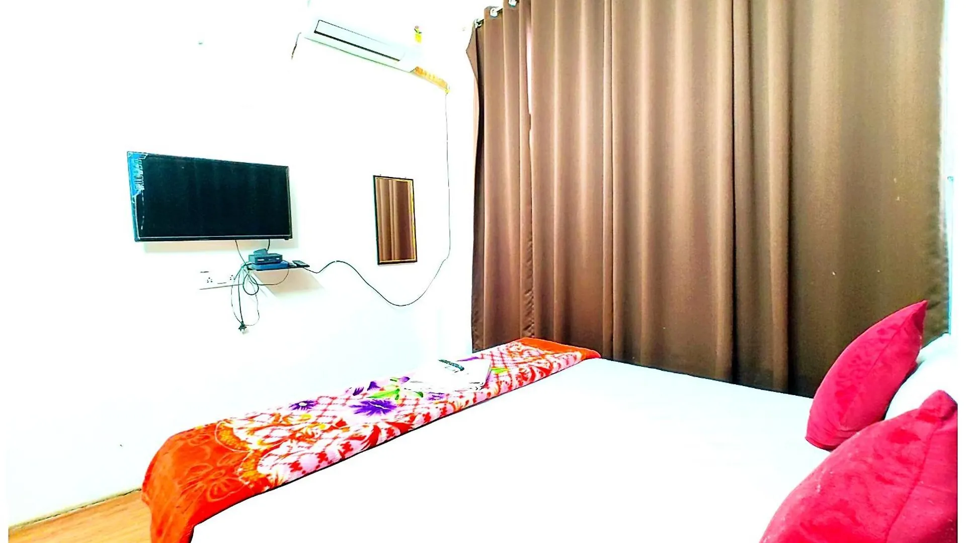Premium Hotel - Varanasi - P-A-R-A-D-I-S-E - Varanasi - Near Railway Station And Temple - Restaurant - Wi-Fi - Hygiene & Spacious Room - Best Hotel In Varanasi