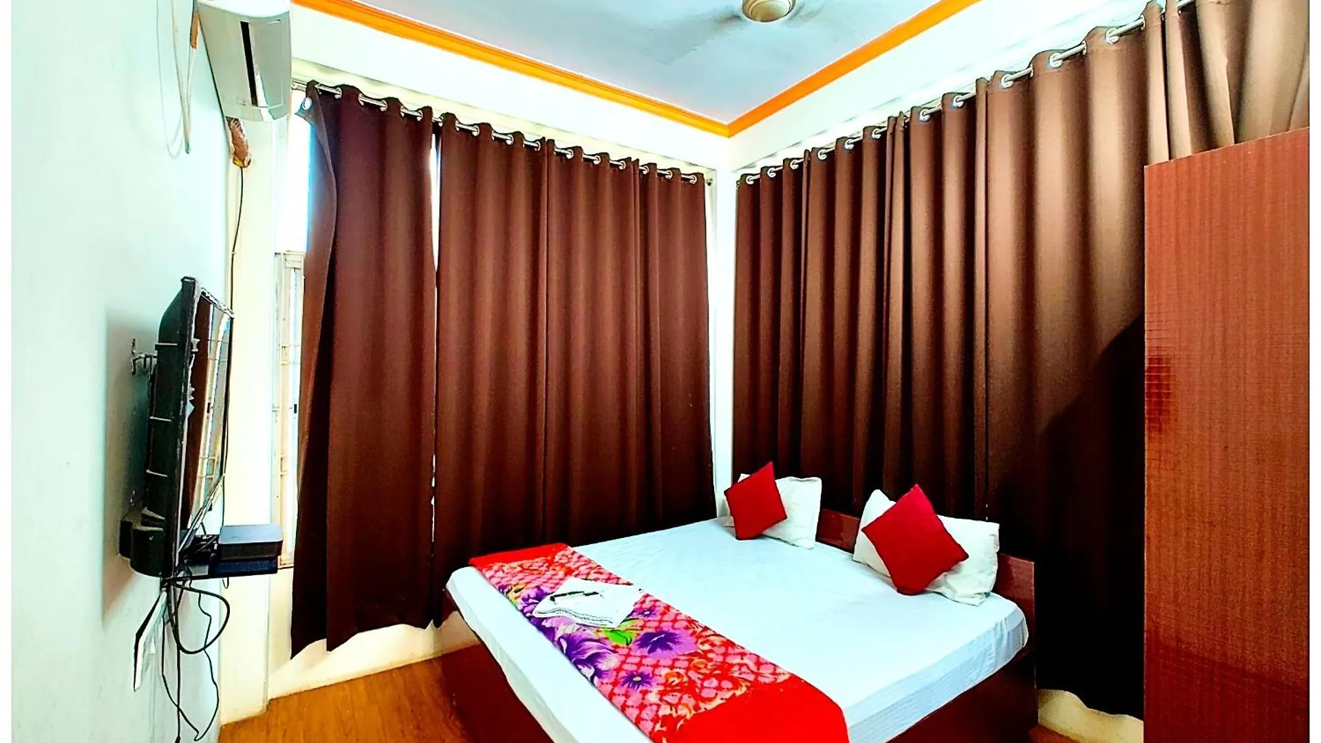 Premium Hotel - Varanasi - P-A-R-A-D-I-S-E - Varanasi - Near Railway Station And Temple - Restaurant - Wi-Fi - Hygiene & Spacious Room - Best Hotel In Varanasi location
