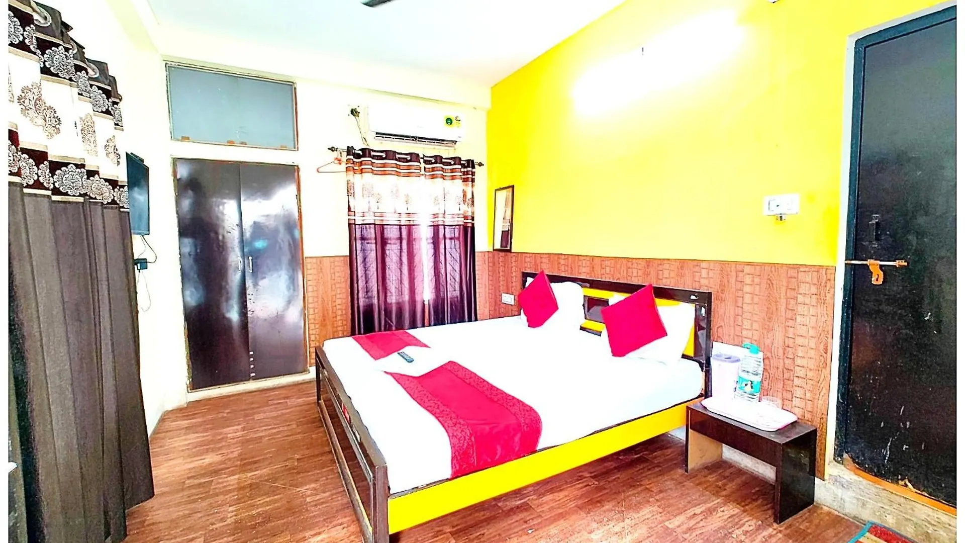 Premium Hotel - Varanasi - P-A-R-A-D-I-S-E - Varanasi - Near Railway Station And Temple - Restaurant - Wi-Fi - Hygiene & Spacious Room - Best Hotel In Varanasi